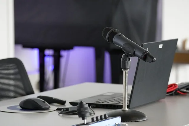 laptop, konferenztisch, maus, arbeit, geschäft, online, fernbedienung, mikrofon, podcast, mikrofon, mikrofon, podcast, podcast, podcast, podcast, podcast