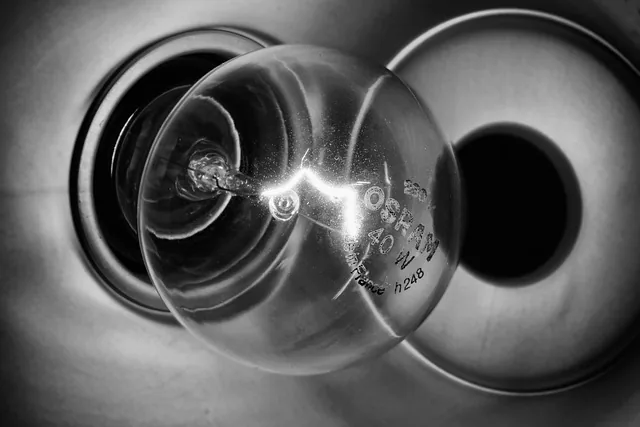 die glühbirne, lampe, birne, beleuchtung, licht, hell, glow wire, elektrisches licht, elektrizität, einfarbig, lampe, lampe, lampe, lampe, lampe, elektrizität, elektrizität