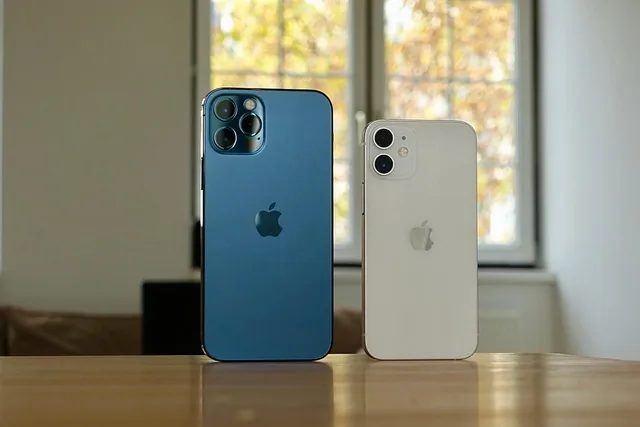 iphone 12, smartphones, tisch, iphone 12 pro, iphones, mobiltelefone, handys, technologie, apfel, nahaufnahme, iphone 12, iphone 12, iphone 12, iphone 12, iphone 12, handys