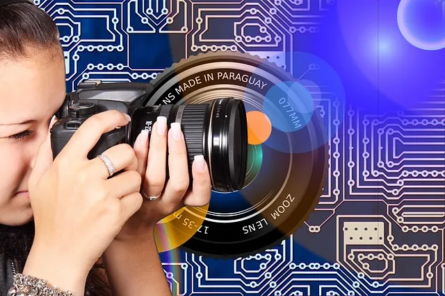 fotografin, mädchen, fotoapparat, digital, fotografie, objektiv, foto, fotografieren, kamera, linse, aufnahme, technologie, weiblich, hand, schuss, spiegelung, platine, leiterbahnen, schaltung, elektronik, computer, pc, schaltkreise, leiterplatte, daten, steckkarte